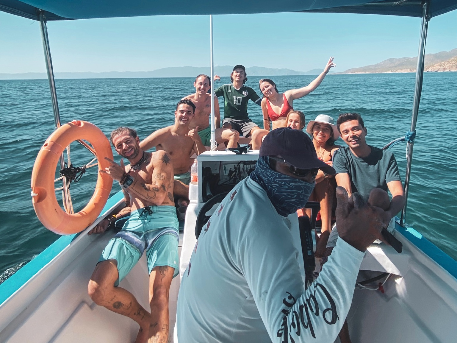 Grupo de aventureros disfrutando del Safari La Ventana